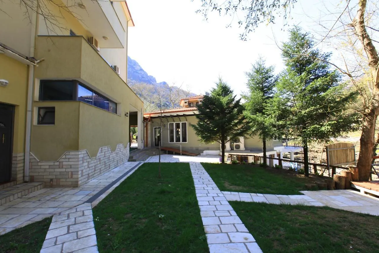 Hotel Gryka E Kelcyres 3*, Kelcyre
